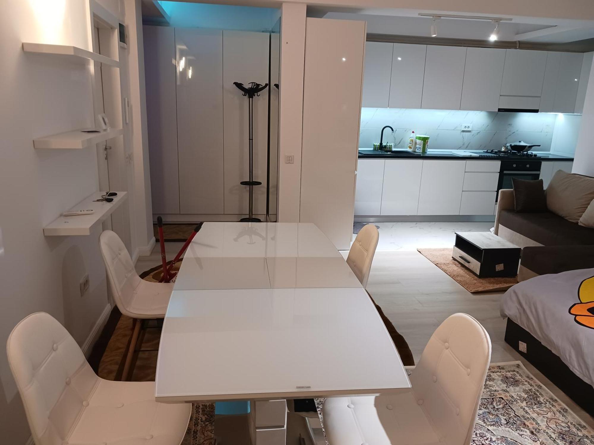 Myky Mouse Nu Primesc Santieristi Si Petrecareti Apartment Bucharest Luaran gambar